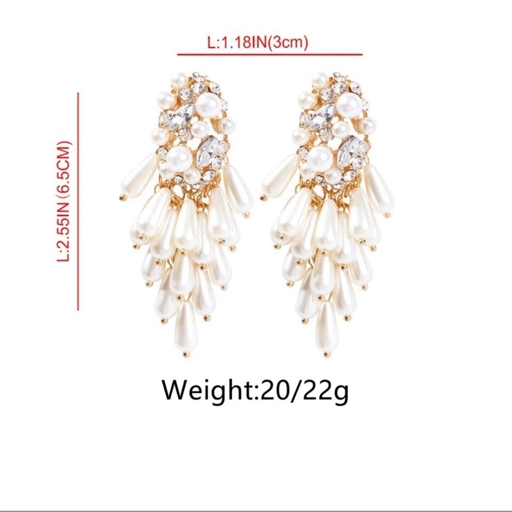 Pearl Cluster Crystal Dangle Earrings - Picture 5 of 14